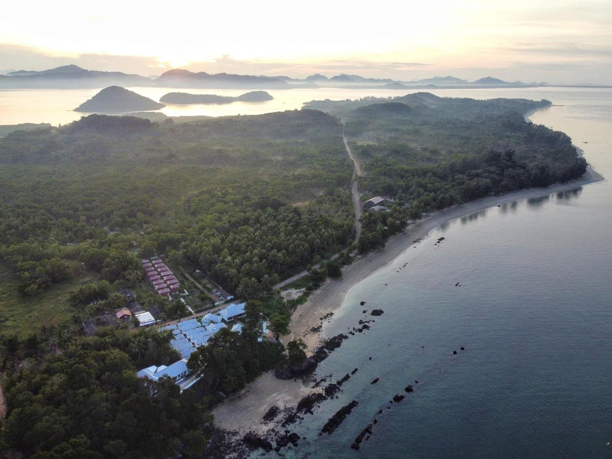 Horizon Beach Resort Koh Jum Buitenkant foto