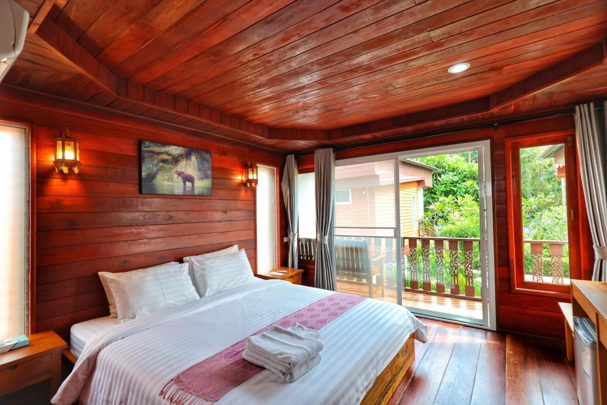 Horizon Beach Resort Koh Jum Buitenkant foto
