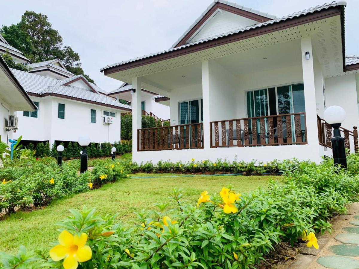 Horizon Beach Resort Koh Jum Buitenkant foto