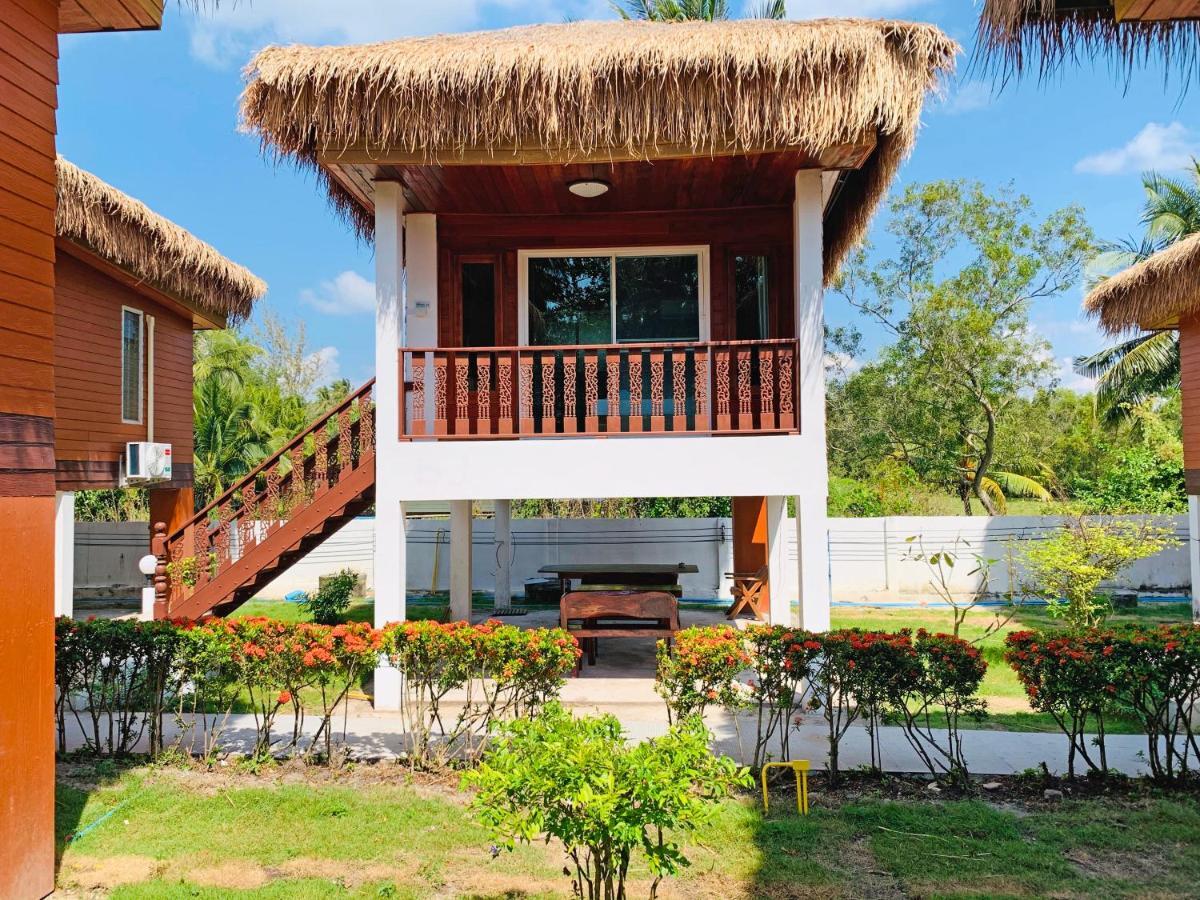 Horizon Beach Resort Koh Jum Buitenkant foto