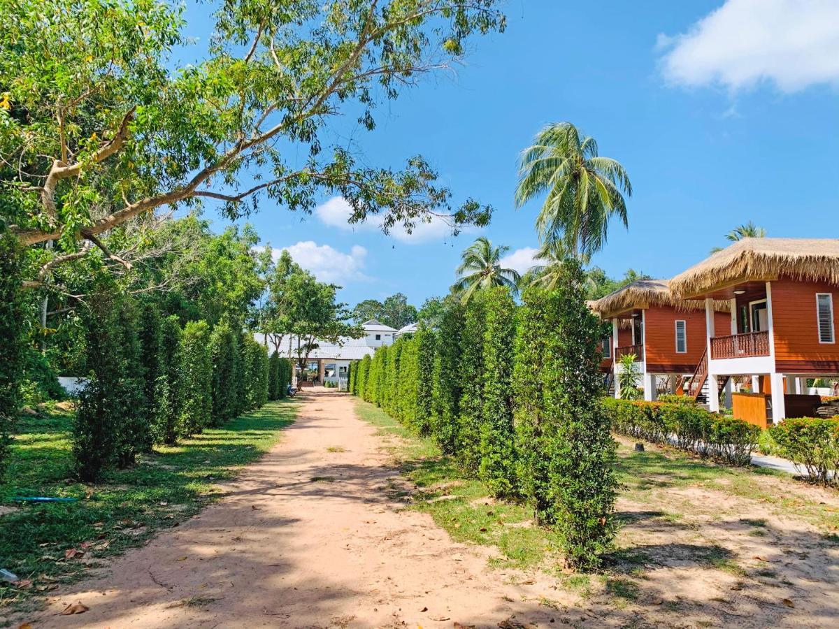 Horizon Beach Resort Koh Jum Buitenkant foto